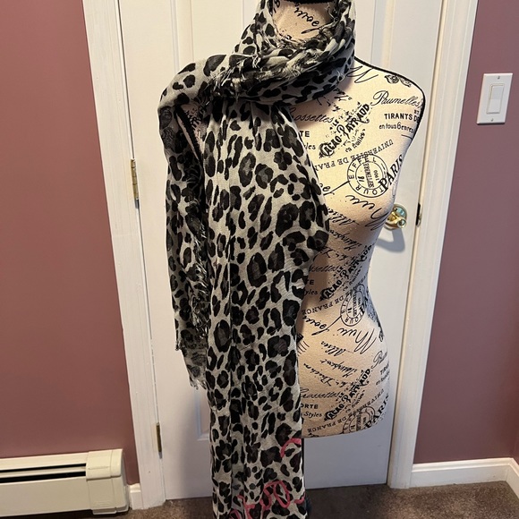 Scarf - Picture 2 of 3